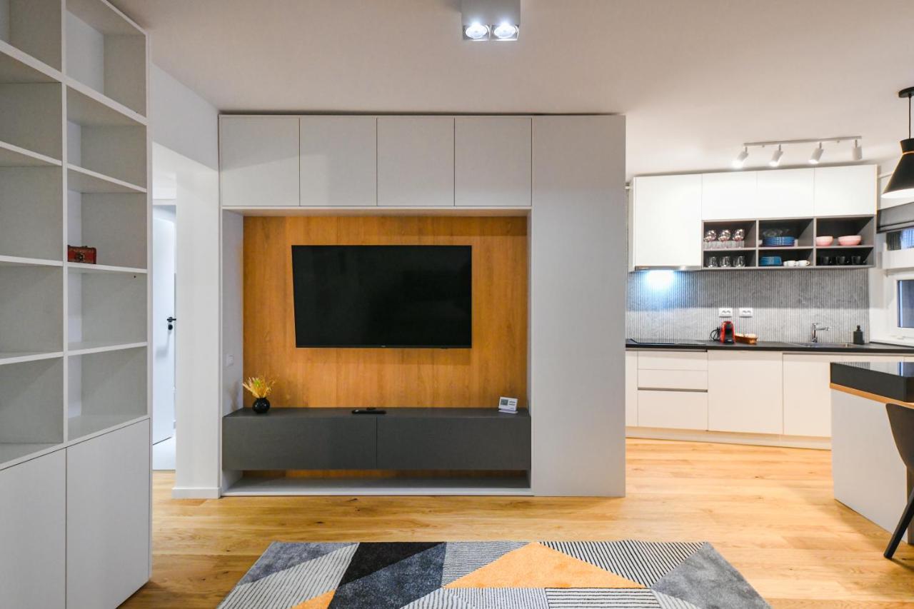 Charming 2 Bedroom Apartment Cluj-Napoca Esterno foto