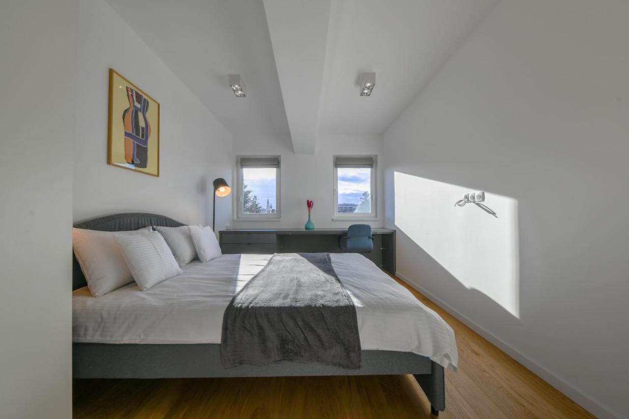 Charming 2 Bedroom Apartment Cluj-Napoca Esterno foto