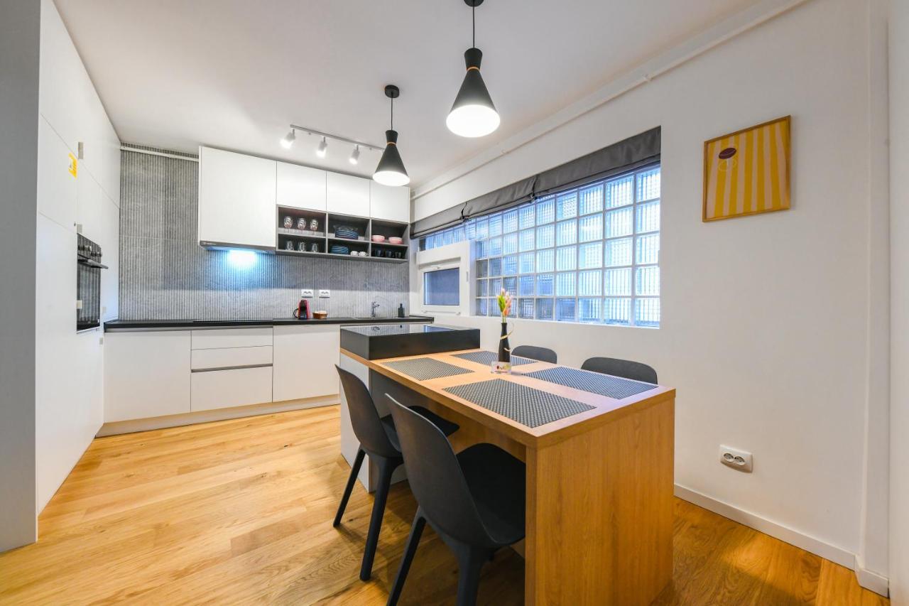Charming 2 Bedroom Apartment Cluj-Napoca Esterno foto